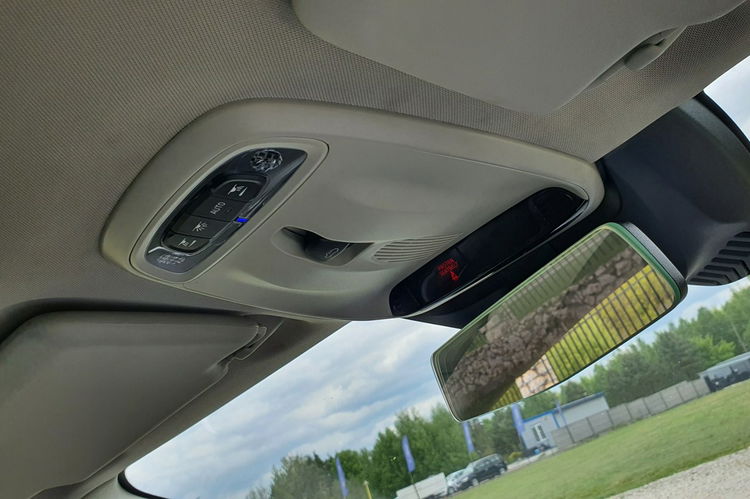 Volvo V40 2.0 D2 120KM # Ocean Race # NAVI # Xenon # Panorama # Skóra # IGŁA zdjęcie 21