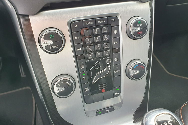 Volvo V40 2.0 D2 120KM # Ocean Race # NAVI # Xenon # Panorama # Skóra # IGŁA zdjęcie 23