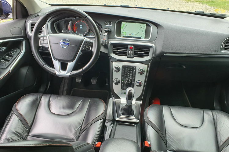 Volvo V40 2.0 D2 120KM # Ocean Race # NAVI # Xenon # Panorama # Skóra # IGŁA zdjęcie 5