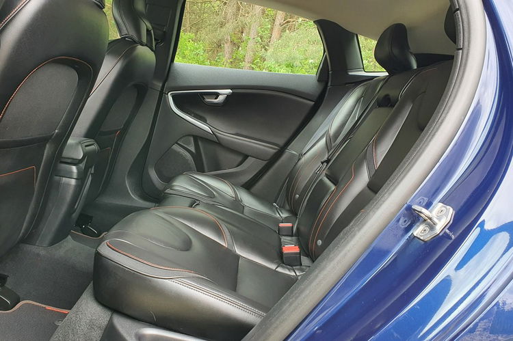 Volvo V40 2.0 D2 120KM # Ocean Race # NAVI # Xenon # Panorama # Skóra # IGŁA zdjęcie 8