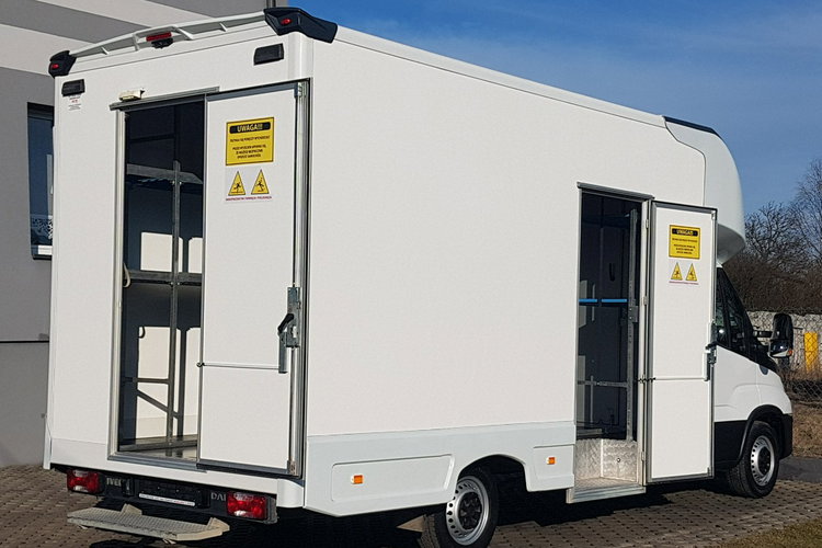 Iveco Daily KONTENER NISKOPODŁOGOWY 4.43x2.23x2.42 SKLEP BAR FOODTRUCK KAMPER AC zdjęcie 27