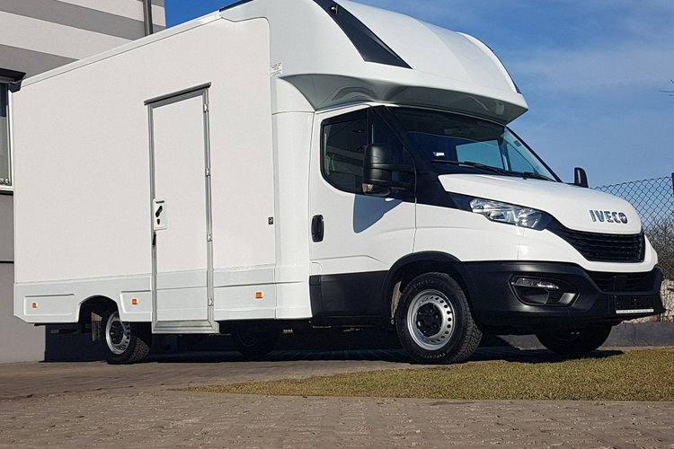 Iveco Daily KONTENER NISKOPODŁOGOWY 4.43x2.23x2.42 SKLEP BAR FOODTRUCK KAMPER AC zdjęcie 30