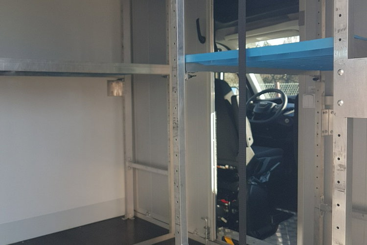 Iveco Daily KONTENER NISKOPODŁOGOWY 4.43x2.23x2.42 SKLEP BAR FOODTRUCK KAMPER AC zdjęcie 33