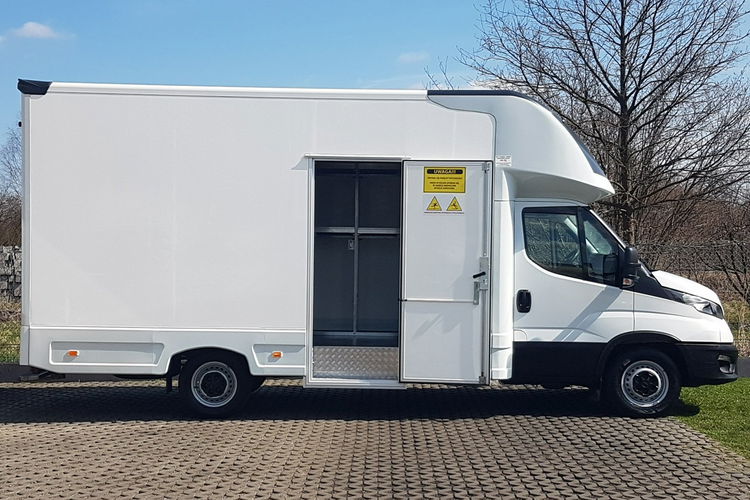 Iveco Daily KONTENER NISKOPODŁOGOWY 4.43x2.23x2.42 SKLEP BAR FOODTRUCK KAMPER AC zdjęcie 31