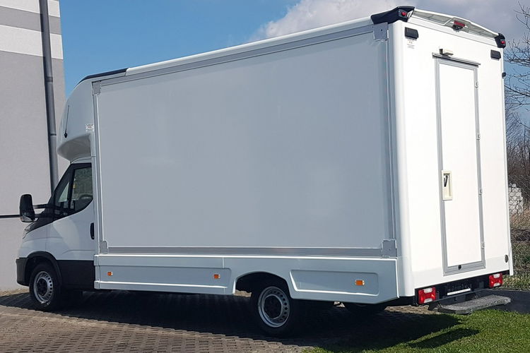 Iveco Daily KONTENER NISKOPODŁOGOWY 4.43x2.23x2.42 SKLEP BAR FOODTRUCK KAMPER AC zdjęcie 3
