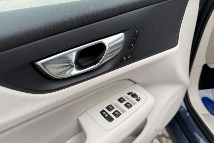 Volvo V60 Mild Hybrid Przebieg: 12.500 km zdjęcie 13