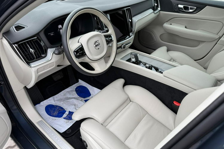 Volvo V60 Mild Hybrid Przebieg: 12.500 km zdjęcie 8