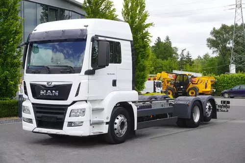 MAN TGS 26.420 / rama 7, 5 m / 14, 5 t ładowność / kab. sypialna