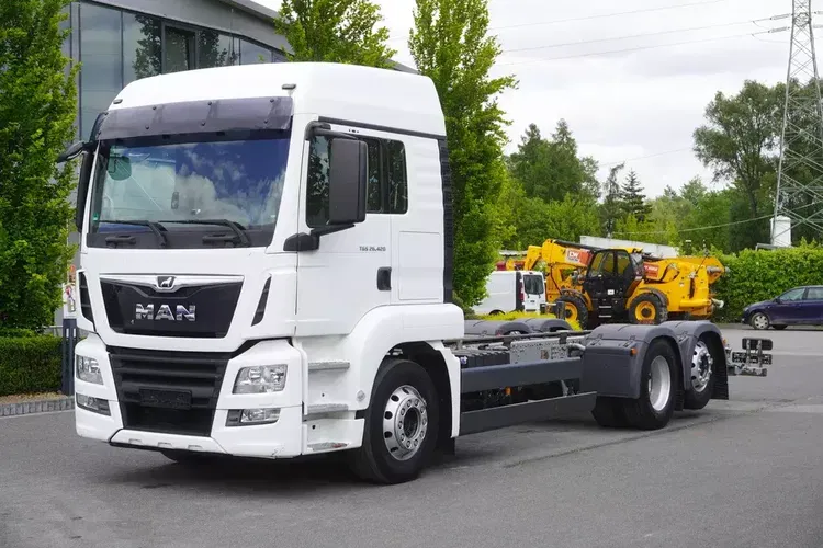 MAN TGS 26.420 / rama 7, 5 m / 14, 5 t ładowność / kab. sypialna zdjęcie 1