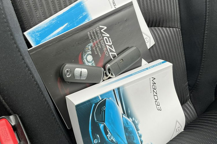 Mazda 3 2.2 1wł Oryginal Lakier Xenon 6biegów Grzane Fotele Alu Stan BDB Bezwy zdjęcie 31