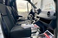 samochód dostawczy Mercedes zdjęcie 9