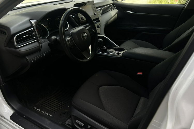 Toyota Camry 2.5 HSD 218KM COMFORT, salon Polska, gwarancja, FV23% zdjęcie 10