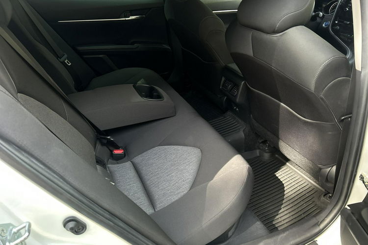 Toyota Camry 2.5 HSD 218KM COMFORT, salon Polska, gwarancja, FV23% zdjęcie 13