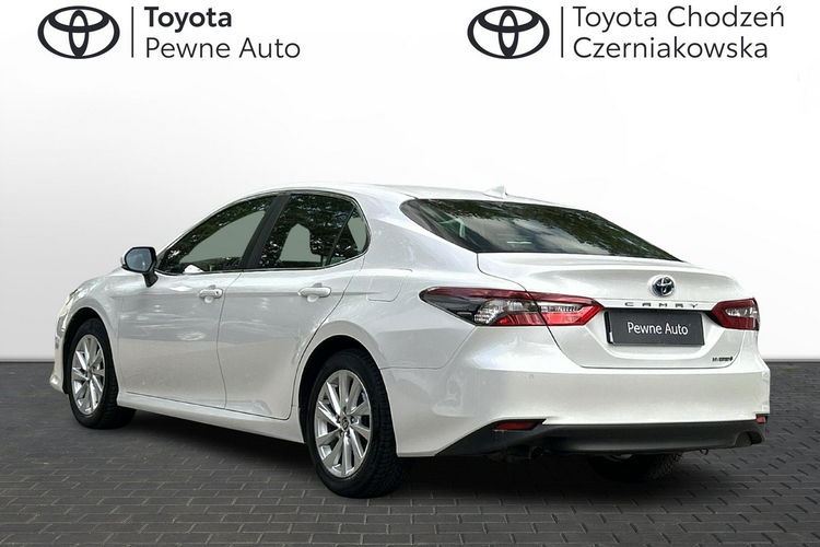 Toyota Camry 2.5 HSD 218KM COMFORT, salon Polska, gwarancja, FV23% zdjęcie 3