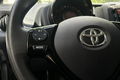 samochód osobowy Toyota zdjęcie 12
