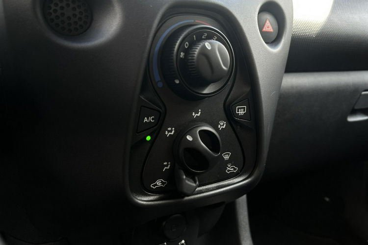 Toyota Aygo 1.0 VVTi 72KM X COMFORT, salon Polska, FV23% zdjęcie 16