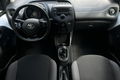 samochód osobowy Toyota zdjęcie 9