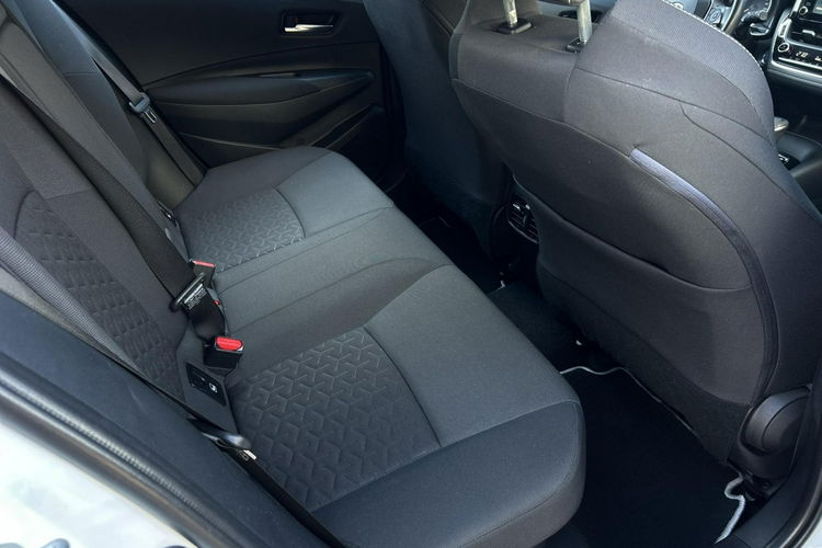 Toyota Corolla 1.8 Hybrid 122KM COMFORT, salon Polska, gwarancja zdjęcie 14