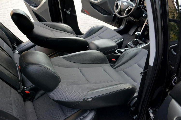 i30 Duża Navi Kamera Ledy Skóry StartStop Klimatronic ASO HYUNDAI zdjęcie 21