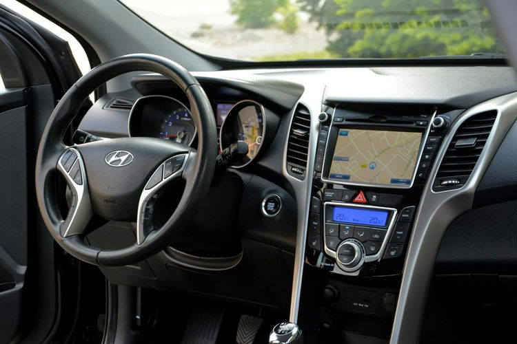 i30 Duża Navi Kamera Ledy Skóry StartStop Klimatronic ASO HYUNDAI zdjęcie 23