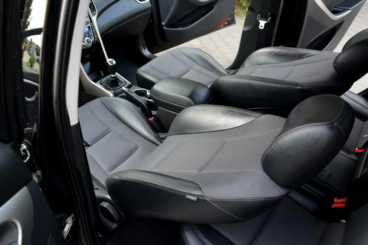 i30 Duża Navi Kamera Ledy Skóry StartStop Klimatronic ASO HYUNDAI zdjęcie 24