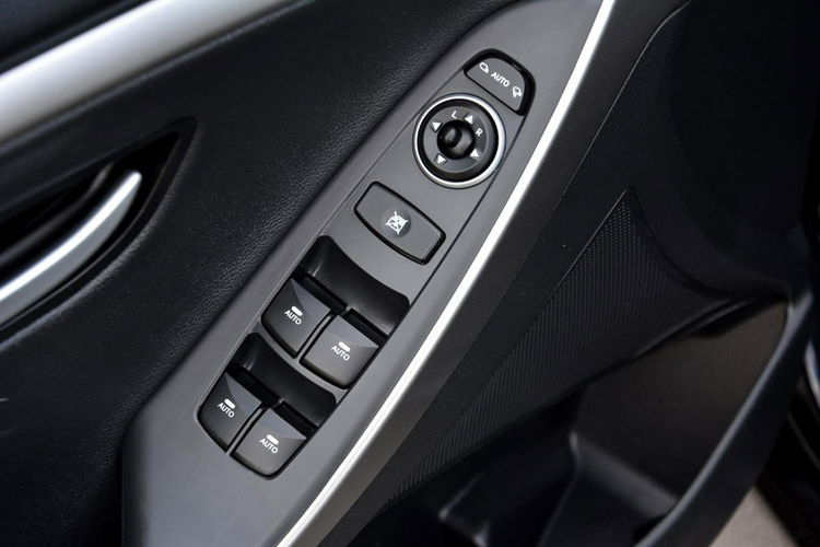 i30 Duża Navi Kamera Ledy Skóry StartStop Klimatronic ASO HYUNDAI zdjęcie 33