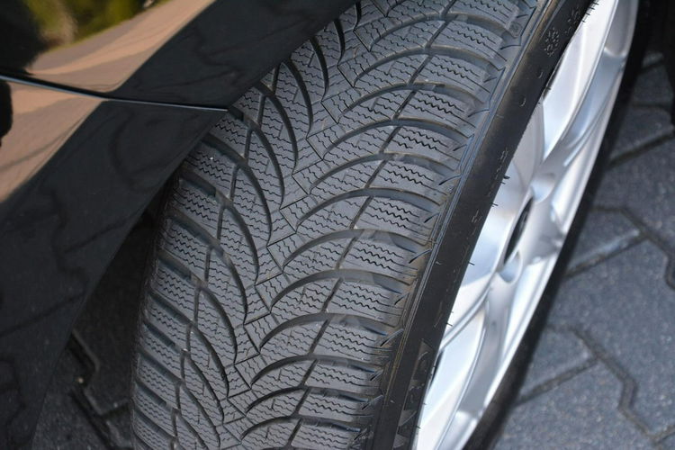 i30 Duża Navi Kamera Ledy Skóry StartStop Klimatronic ASO HYUNDAI zdjęcie 38