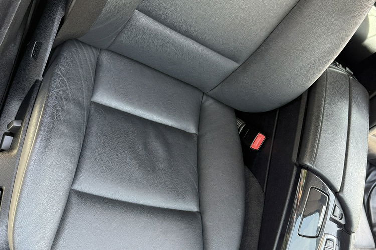 BMW 525 Bardzo zadbana - NOWY ROZRZAD zdjęcie 19