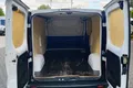 samochód dostawczy Nissan zdjęcie 31