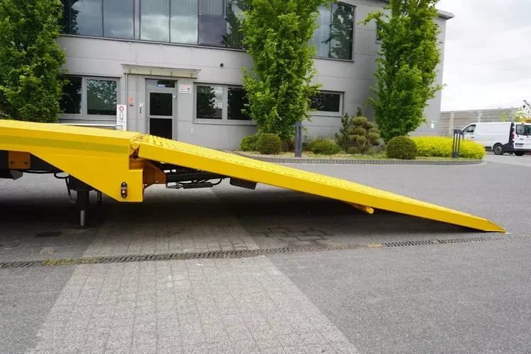 Mercedes Actros 2542 / NOWA laweta / 3. oś skrętna zdjęcie 14