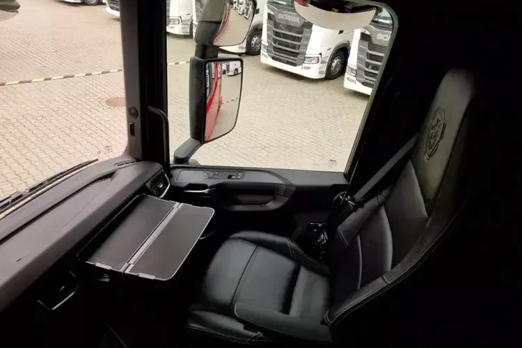 Scania S460A4x2EB MEGA zdjęcie 18