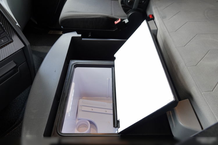 Renault T 440 / 6X2 / SOLÓWKA / FIRANKA 9.5 M / KLIMA POSTOJOWA / WINDA / ALUFELGI / OŚ PODNOSZONA / PO KONTRAKCIE SERWISOWYM zdjęcie 65