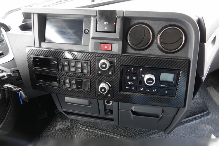 Renault T 440 / 6X2 / SOLÓWKA / FIRANKA 9.5 M / KLIMA POSTOJOWA / WINDA / ALUFELGI / OŚ PODNOSZONA / PO KONTRAKCIE SERWISOWYM zdjęcie 71