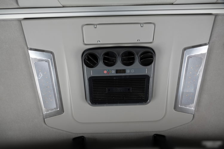 Renault T 440 / 6X2 / SOLÓWKA / FIRANKA 9.5 M / KLIMA POSTOJOWA / WINDA / ALUFELGI / OŚ PODNOSZONA / PO KONTRAKCIE SERWISOWYM zdjęcie 82