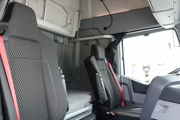 Renault T 440 / 6X2 / SOLÓWKA / FIRANKA 9.5 M / KLIMA POSTOJOWA / WINDA / ALUFELGI / OŚ PODNOSZONA / PO KONTRAKCIE SERWISOWYM zdjęcie 85