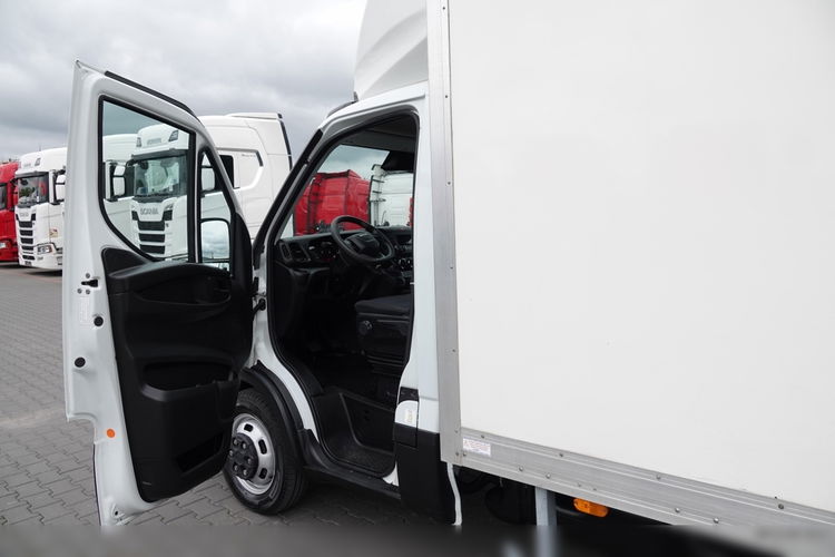 Iveco DAILY 3.0 D / KONTENER / 2020 ROK /BLIŹNIAK / SPROWADZONY / PO KONTRAKCIE SERWISOWYM zdjęcie 22