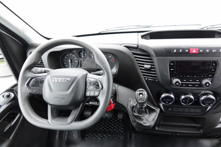 Iveco DAILY 3.0 D / KONTENER / 2020 ROK /BLIŹNIAK / SPROWADZONY / PO KONTRAKCIE SERWISOWYM zdjęcie 26