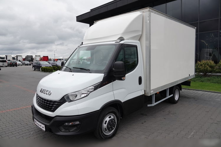 Iveco DAILY 3.0 D / KONTENER / 2020 ROK /BLIŹNIAK / SPROWADZONY / PO KONTRAKCIE SERWISOWYM zdjęcie 3
