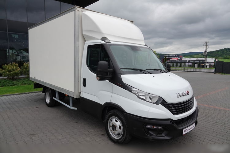 Iveco DAILY 3.0 D / KONTENER / 2020 ROK /BLIŹNIAK / SPROWADZONY / PO KONTRAKCIE SERWISOWYM zdjęcie 4