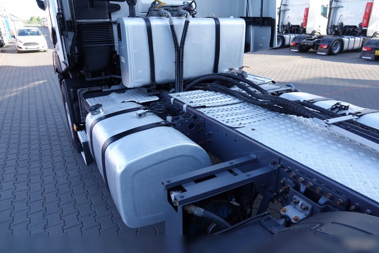 Renault C 520  / 6x4 / HYDRAULIKA / RETARDER / KLIMA POSTOJOWA / 3 OSIOWY CIĄGNIK SIODŁOWY / DMC: 70 000 KG / BOGATE WYPOSAŻENIE zdjęcie 14