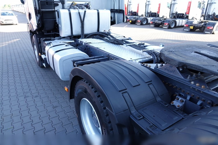 Renault C 520  / 6x4 / HYDRAULIKA / RETARDER / KLIMA POSTOJOWA / 3 OSIOWY CIĄGNIK SIODŁOWY / DMC: 70 000 KG / BOGATE WYPOSAŻENIE zdjęcie 15