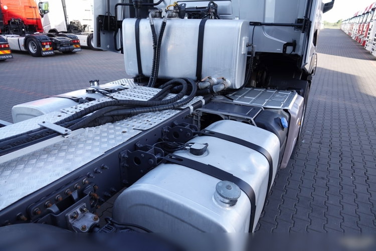 Renault C 520  / 6x4 / HYDRAULIKA / RETARDER / KLIMA POSTOJOWA / 3 OSIOWY CIĄGNIK SIODŁOWY / DMC: 70 000 KG / BOGATE WYPOSAŻENIE zdjęcie 18