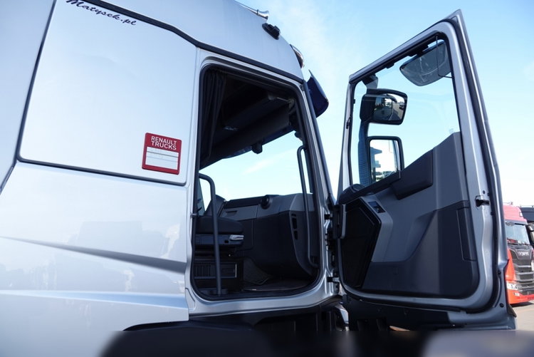 Renault C 520  / 6x4 / HYDRAULIKA / RETARDER / KLIMA POSTOJOWA / 3 OSIOWY CIĄGNIK SIODŁOWY / DMC: 70 000 KG / BOGATE WYPOSAŻENIE zdjęcie 43