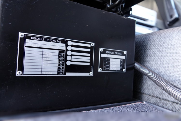 Renault C 520  / 6x4 / HYDRAULIKA / RETARDER / KLIMA POSTOJOWA / 3 OSIOWY CIĄGNIK SIODŁOWY / DMC: 70 000 KG / BOGATE WYPOSAŻENIE zdjęcie 44