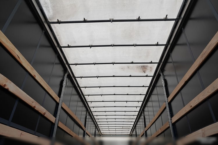Schmitz -CARGOBULL / FIRANKA / STANDARD / 2 OSIE PODNOSZONA / OPONY 100% / MAŁO UŻYWANA  zdjęcie 18