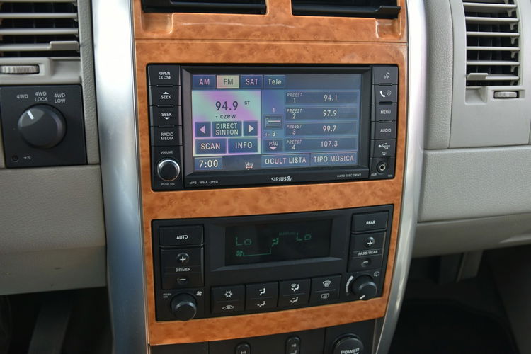Chrysler Aspen Limited 5.7HEMi V8 340KM 2008r. 4x4 8os. Skóra Szyber NAVi Kamera zdjęcie 26