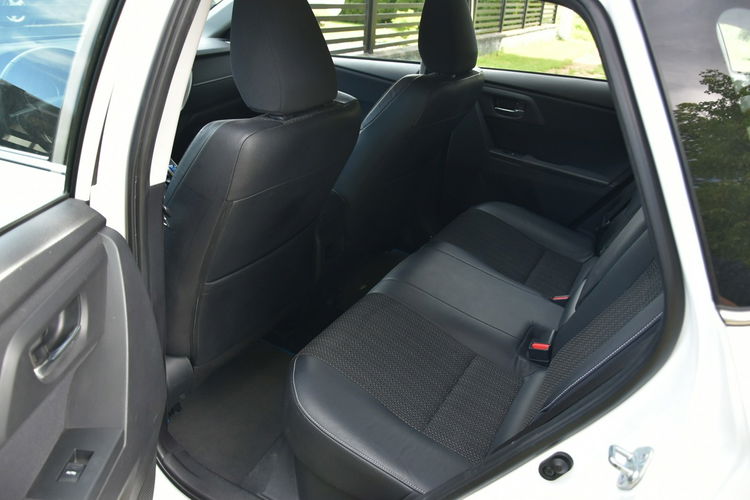 Toyota Auris Hybrid 1.8 136KM 2013r. Premnium Skóra NAVi Kamera LED 133tkm POLECAM zdjęcie 13