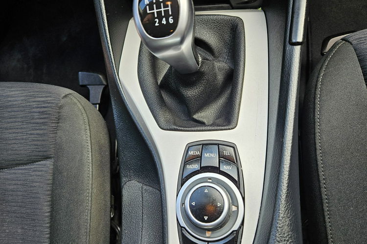 BMW X1 4x4 / Nawigacja / Podgrzewane fotele / Klimatronik zdjęcie 11