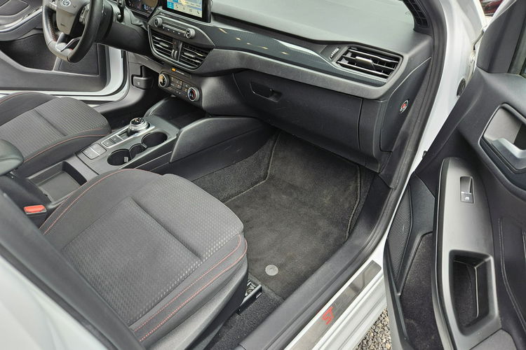 Ford Focus Automat / Nawigacja / Klimatyzacja / Faktura VAT zdjęcie 18