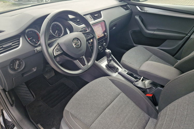 Skoda Octavia Stan BDB DSG Panorama Bogate wyposażenie zdjęcie 14